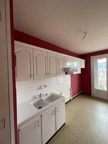 REF 8833- LES BOULEAUX BAT B -  F2 au 2ème avec balcon