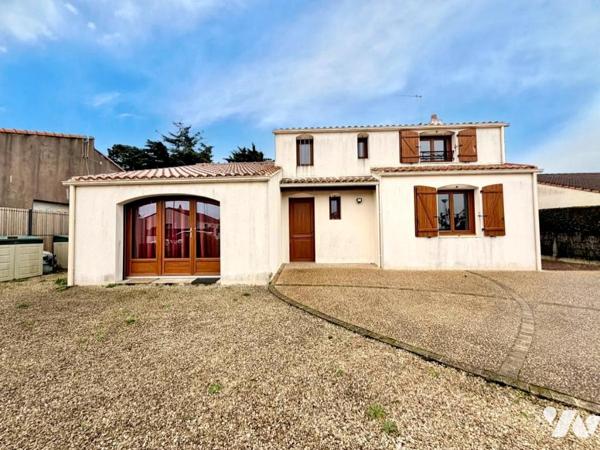 Maison familiale à rafraichir - Proche Commodités - PREFAILLES