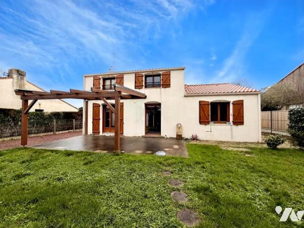 Maison familiale à rafraichir - Proche Commodités - PREFAILLES