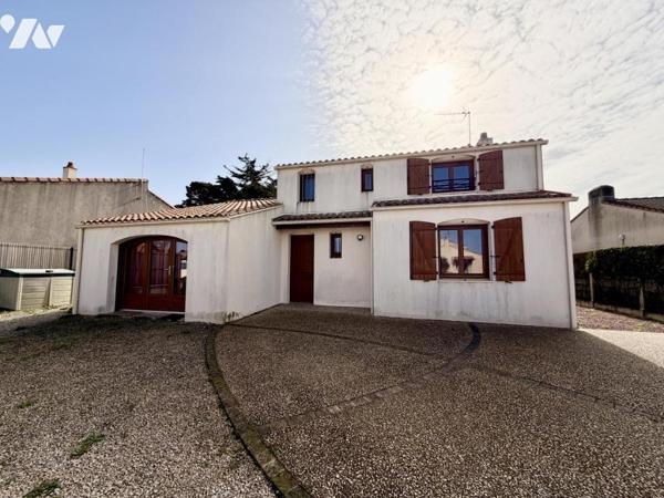 Maison familiale à rafraichir - Proche Commodités - PREFAILLES