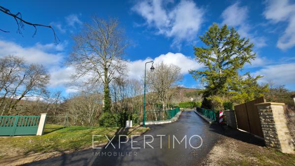 Beaune (21200) Immeuble avec commerces et plateau à aménager