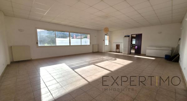 Beaune (21200) Immeuble avec commerces et plateau à aménager