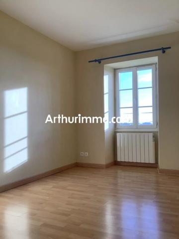 Location Maison 4 pièces 103 m2 à Nueil-les-Aubiers