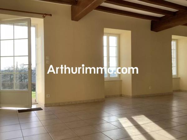 Location Maison 4 pièces 103 m2 à Nueil-les-Aubiers