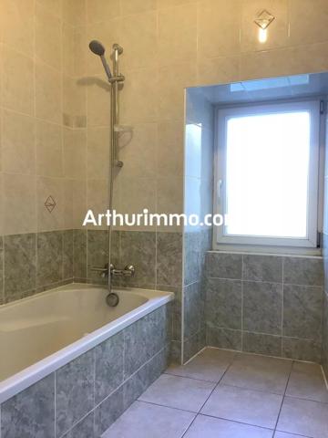 Location Maison 4 pièces 103 m2 à Nueil-les-Aubiers