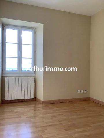 Location Maison 4 pièces 103 m2 à Nueil-les-Aubiers