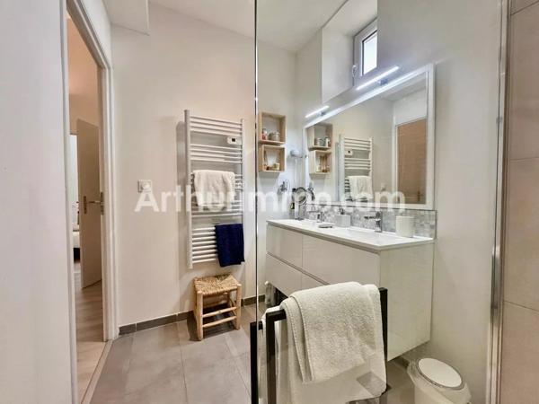 Vente                                                      Maison de ville
                        
                     4 pièces                      117 m2                     à Florensac