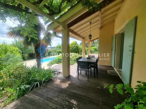 Villa
                                                                                                                                                                                                                                                                                                                        6 pièce(s)                                                                                                                                                                                                          5 chambre(s)                                                                                                                                                                                                          159  m²