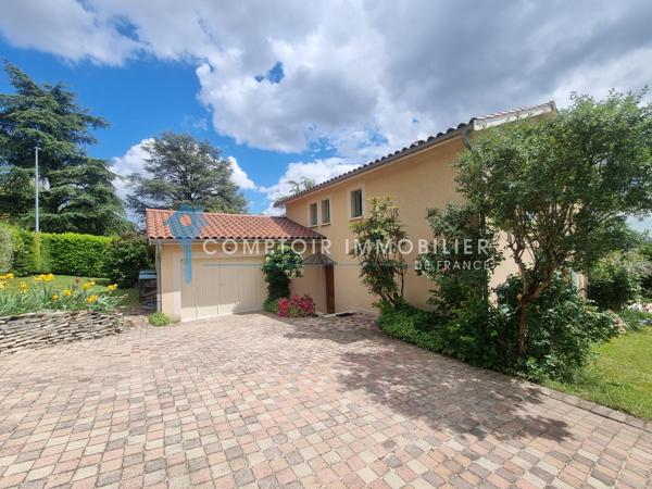 Villa
                                                                                                                                                                                                                                                                                                                        6 pièce(s)                                                                                                                                                                                                          5 chambre(s)                                                                                                                                                                                                          159  m²