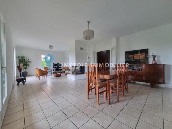 Villa
                                                                                                                                                                                                                                                                                                                        6 pièce(s)                                                                                                                                                                                                          5 chambre(s)                                                                                                                                                                                                          159  m²