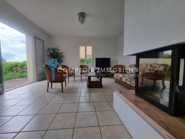 Villa
                                                                                                                                                                                                                                                                                                                        6 pièce(s)                                                                                                                                                                                                          5 chambre(s)                                                                                                                                                                                                          159  m²