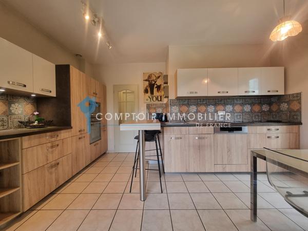 Villa
                                                                                                                                                                                                                                                                                                                        6 pièce(s)                                                                                                                                                                                                          5 chambre(s)                                                                                                                                                                                                          159  m²