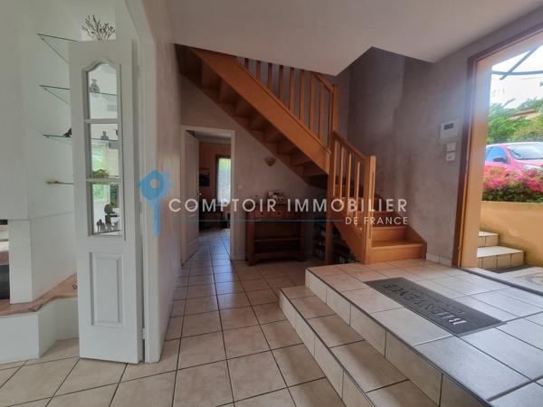 Villa
                                                                                                                                                                                                                                                                                                                        6 pièce(s)                                                                                                                                                                                                          5 chambre(s)                                                                                                                                                                                                          159  m²