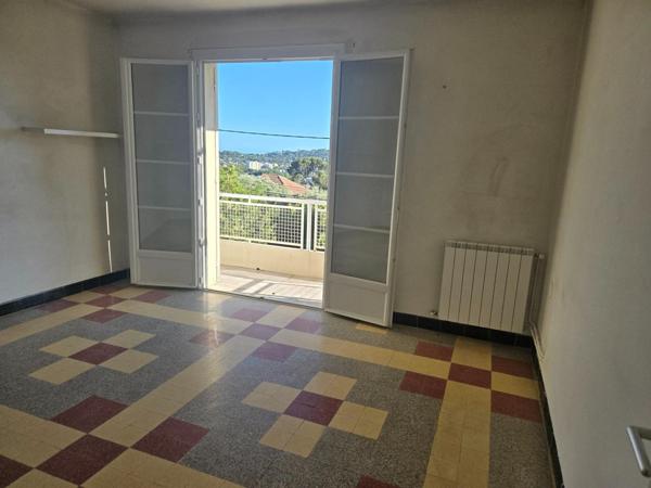 Toulon/La  Valette appartement de 48m2 aperçu mer avec une chambre