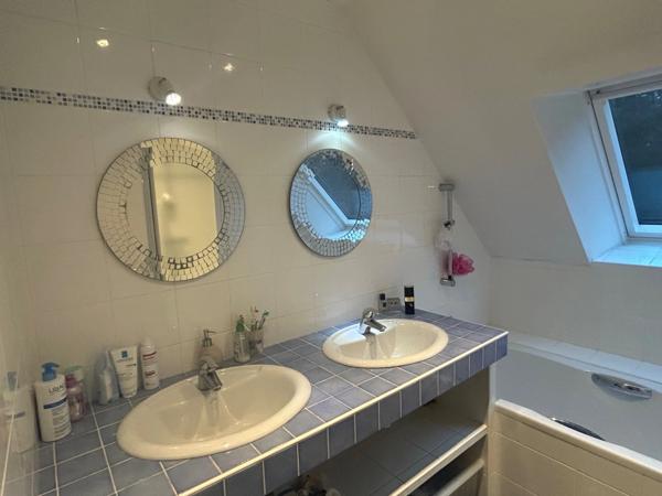 Maison d’architecte vie de plain pied chambre parentale en RDC avec piscine chauffée proche plages ARRADON (56)