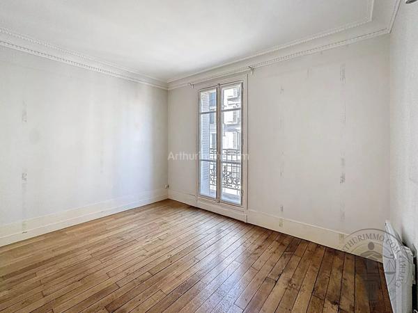 Vente                                                      Appartement
                        
                     2 pièces                      33 m2                     à Paris 13