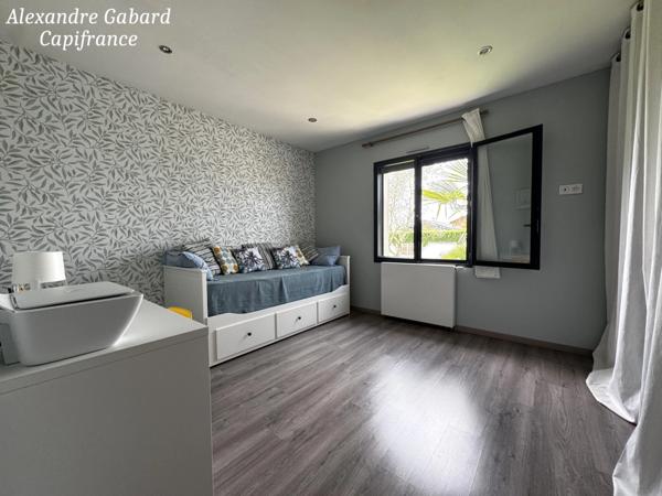 Contemporaine de plain-pied - 3 chambres - Piscine - Garage - Jardin