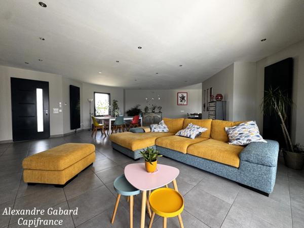 Contemporaine de plain-pied - 3 chambres - Piscine - Garage - Jardin