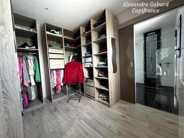 Contemporaine de plain-pied - 3 chambres - Piscine - Garage - Jardin