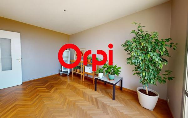 Appartement à vendre    3 pièces • 60 m2 Vaulx-en-Velin