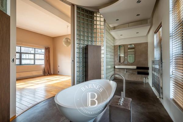 Asnières-sur-Seine, Hôtel particulier 5 Chambres -  429 m² à vendre
