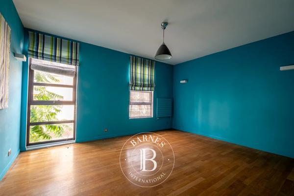 Asnières-sur-Seine, Hôtel particulier 5 Chambres -  429 m² à vendre
