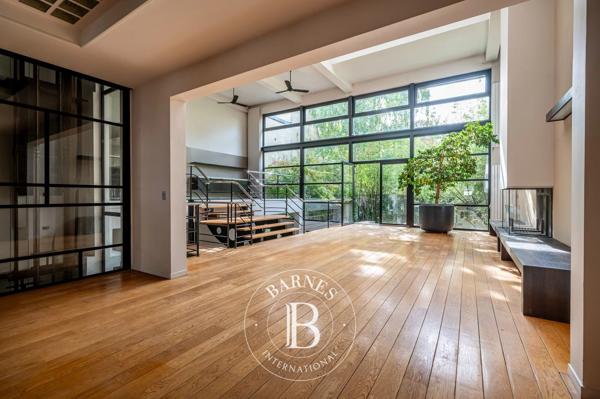 Asnières-sur-Seine, Hôtel particulier 5 Chambres -  429 m² à vendre