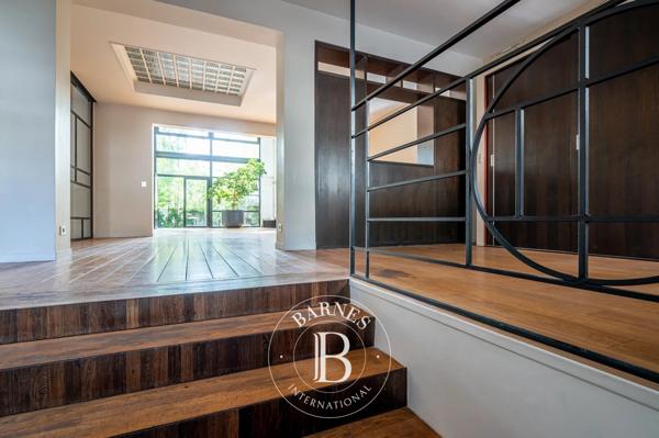 Asnières-sur-Seine, Hôtel particulier 5 Chambres -  429 m² à vendre