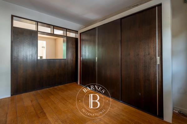 Asnières-sur-Seine, Hôtel particulier 5 Chambres -  429 m² à vendre