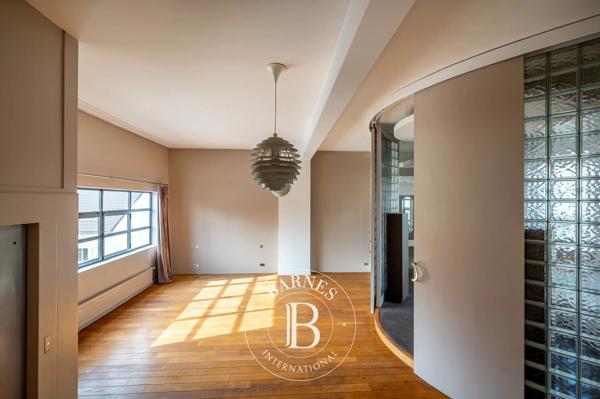 Asnières-sur-Seine, Hôtel particulier 5 Chambres -  429 m² à vendre