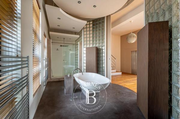 Asnières-sur-Seine, Hôtel particulier 5 Chambres -  429 m² à vendre