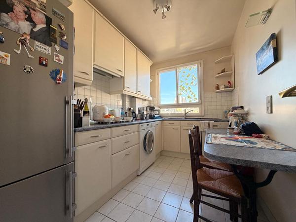 À vendre : Appartement 3 pièces avec balcon