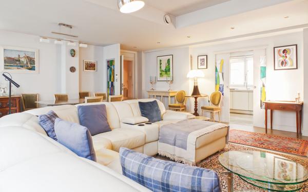 Appartement à vendre    5 pièces • 152,04 m2 Lyon 6