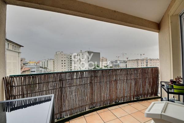 Appartement T3 de 67 m² traversant en avant-dernier étage - Bachut, Lyon 8ème (69008)