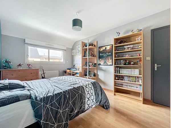 À moins de 10 minutes de Rennes et 10 minutes à pied du centre-ville de La Chapelle des Fougeretz.