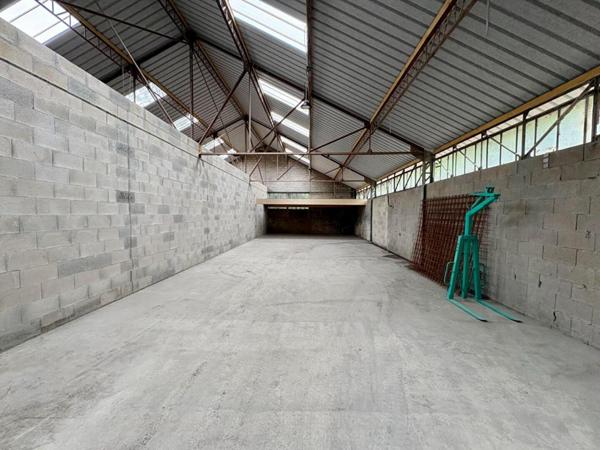Hangar / Local d'activité avec fort potentiel sur Saint Amour- lot n°2