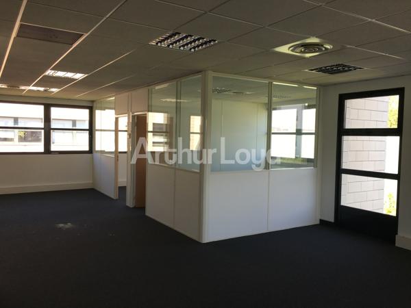 Plateau de bureaux à louer à Loos espace modulable et étage privatif