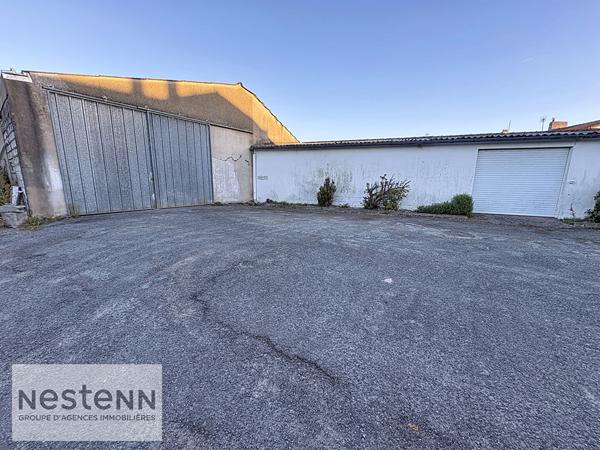 Terrain Challans 1700 m2 avec bâtiment 280 m²