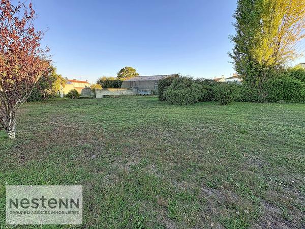 Terrain Challans 1700 m2 avec bâtiment 280 m²