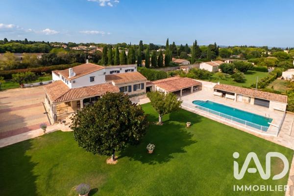 Maison à vendre 9 pièces 220 m² Arles