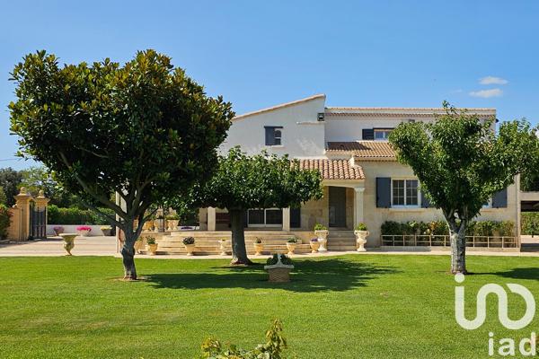 Maison à vendre 9 pièces 220 m² Arles