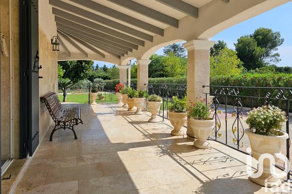Maison à vendre 9 pièces 220 m² Arles