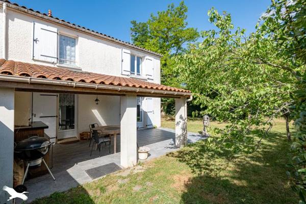 Maison à vendre 182 069 € Saint-Jean-d'Angély 5 p 99 m² DPE D