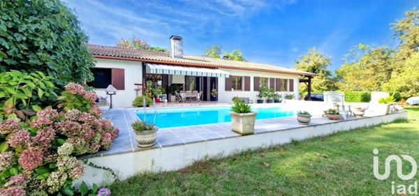 Maison 6 pièces de 163 m² à Parentis-en-Born (40160)