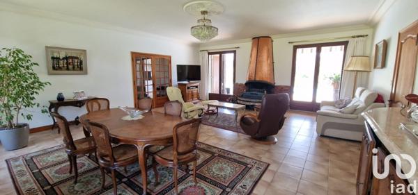 Maison 6 pièces de 163 m² à Parentis-en-Born (40160)