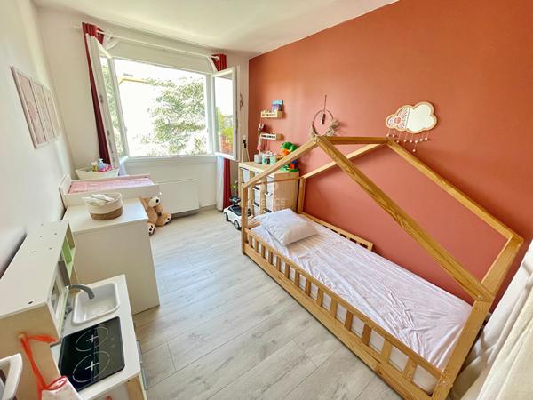 Appartement POISSY 3 pièce(s) 63.59 m2 220 000 € **  - Référence  9200