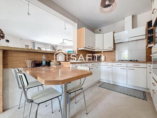 Maison familiale de 166 m² avec superbe terrain et piscine à Cestas