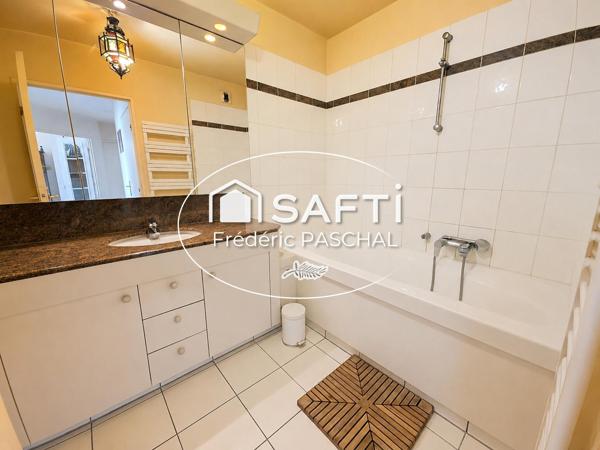 Appartement 54 m² - Balcon / Cave / Parking - République