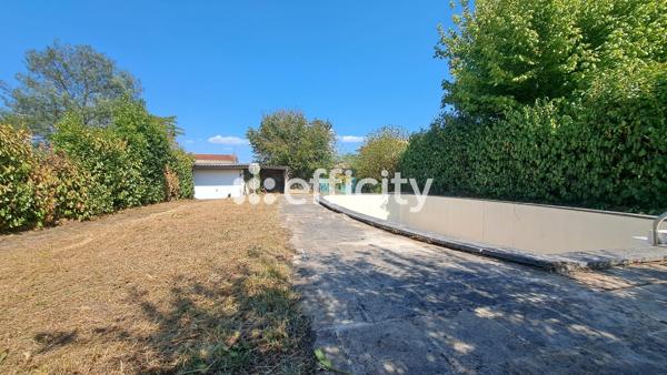 Maison
         4 pièces
        - 105 m² 365 000 € *