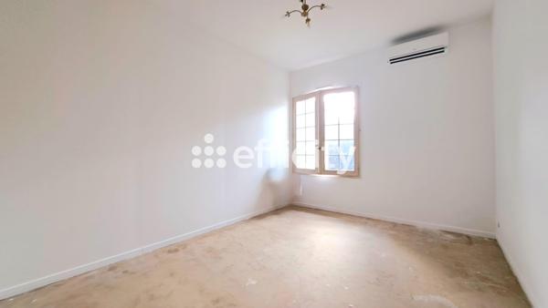 Maison
         4 pièces
        - 105 m² 365 000 € *